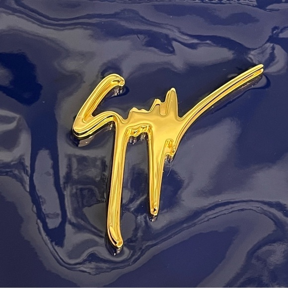Giuseppe Zanotti patent leather Clutch wristlet, indigo blue, gold tone hardware - Picture 4 of 15